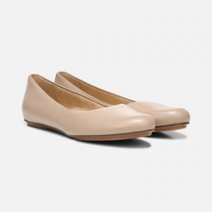 Naturalizer Women's Maxwell Ballet Flats Beige CL92-2942L2