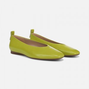 Naturalizer Women's 27 Edit Carla Ballet Flats Green EA73-1953Y5