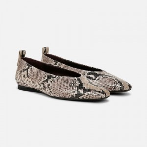 Naturalizer Women's 27 Edit Carla Ballet Flats Snake KD49-9989R1